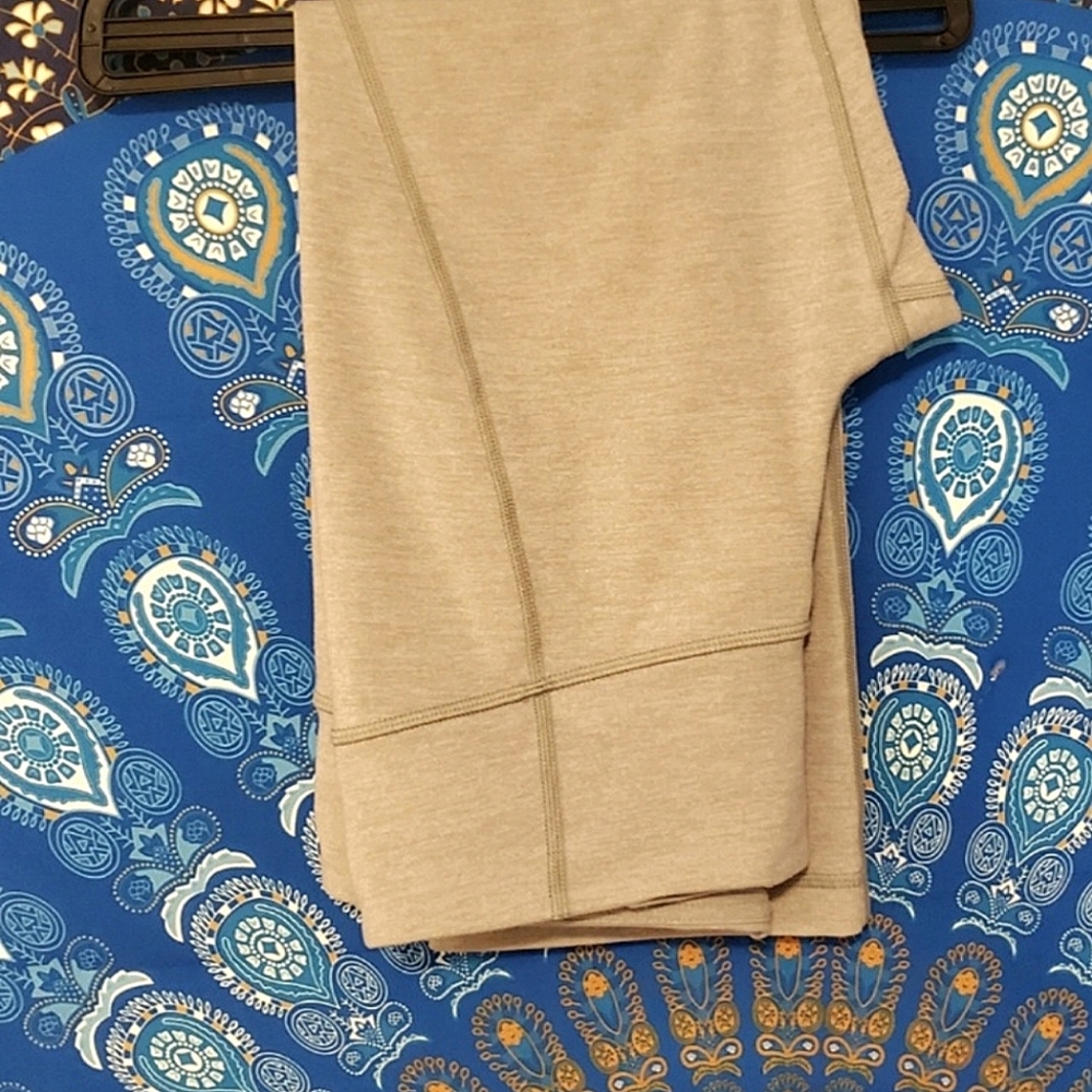 LULULEMON Gather & Crow Slit Crop Leggings. Sz 8